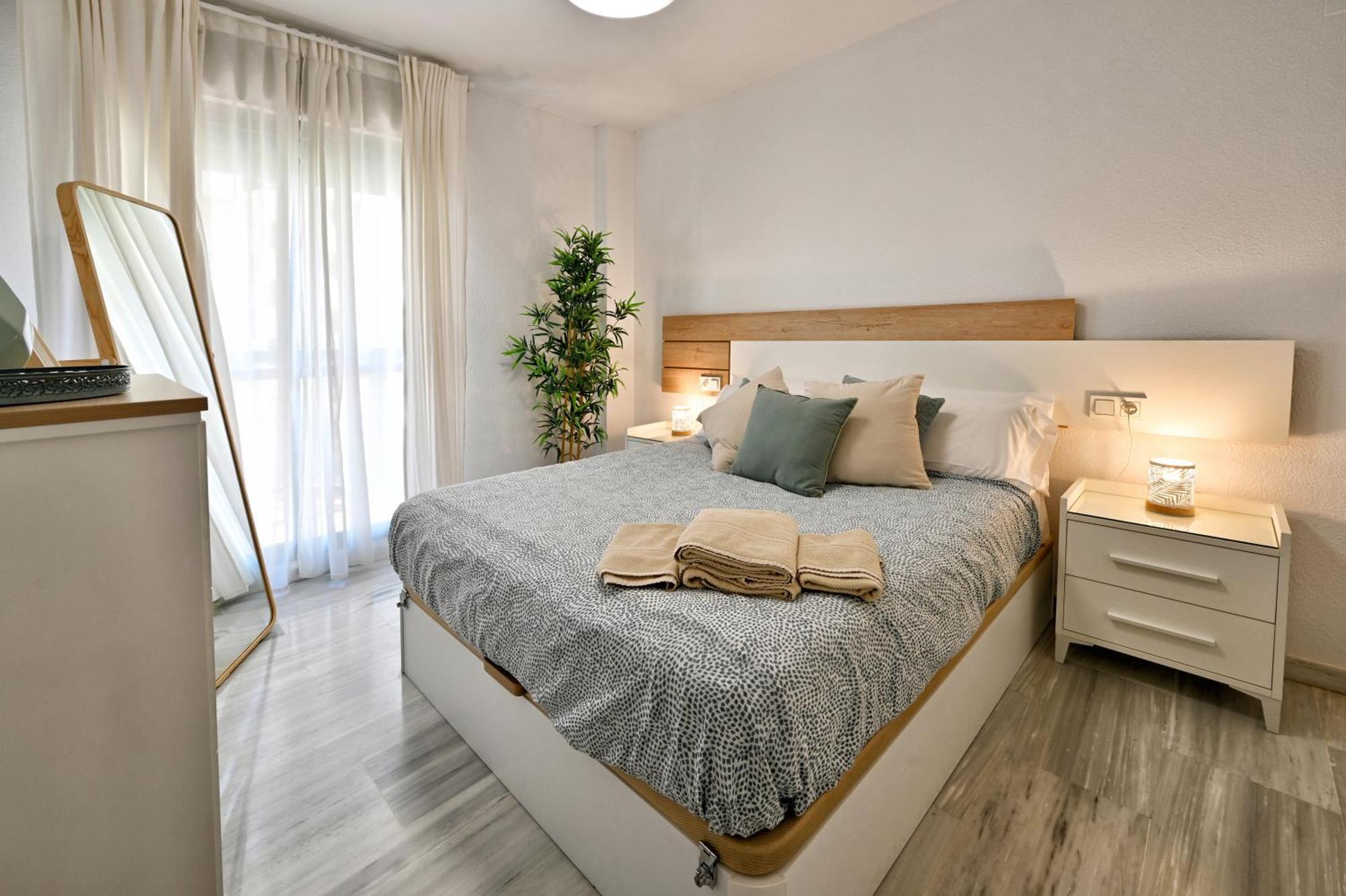 Love Rent4 Malaga Alamar 토레몰리노스 외부 사진
